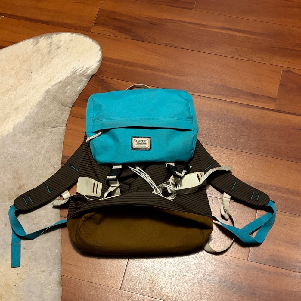 Burton Two-Tone Men's Backpack in Teal and Olive